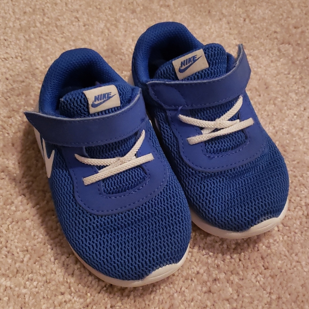 Nike toddler sneakers, size 7c